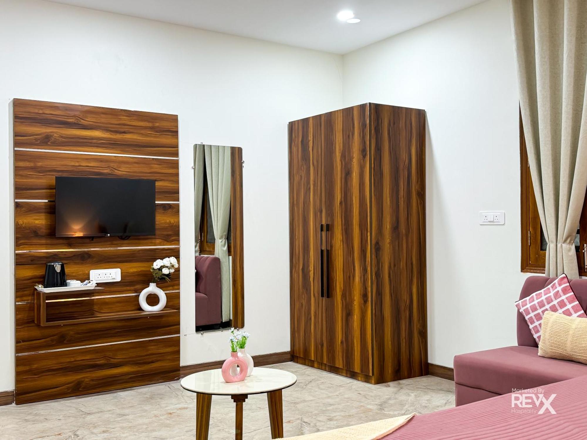 Guru Sadan A Luxe Stay Ayodhya Экстерьер фото